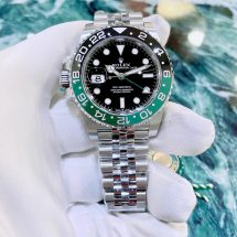 2b134221-5fa1-4059-850a-ea49dd4bba88